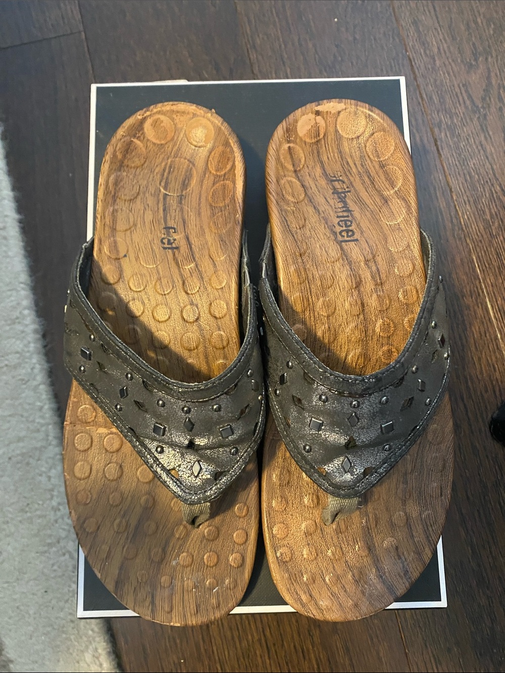 Orthoheel Black Metallic Leather Cutout Thong Sandals